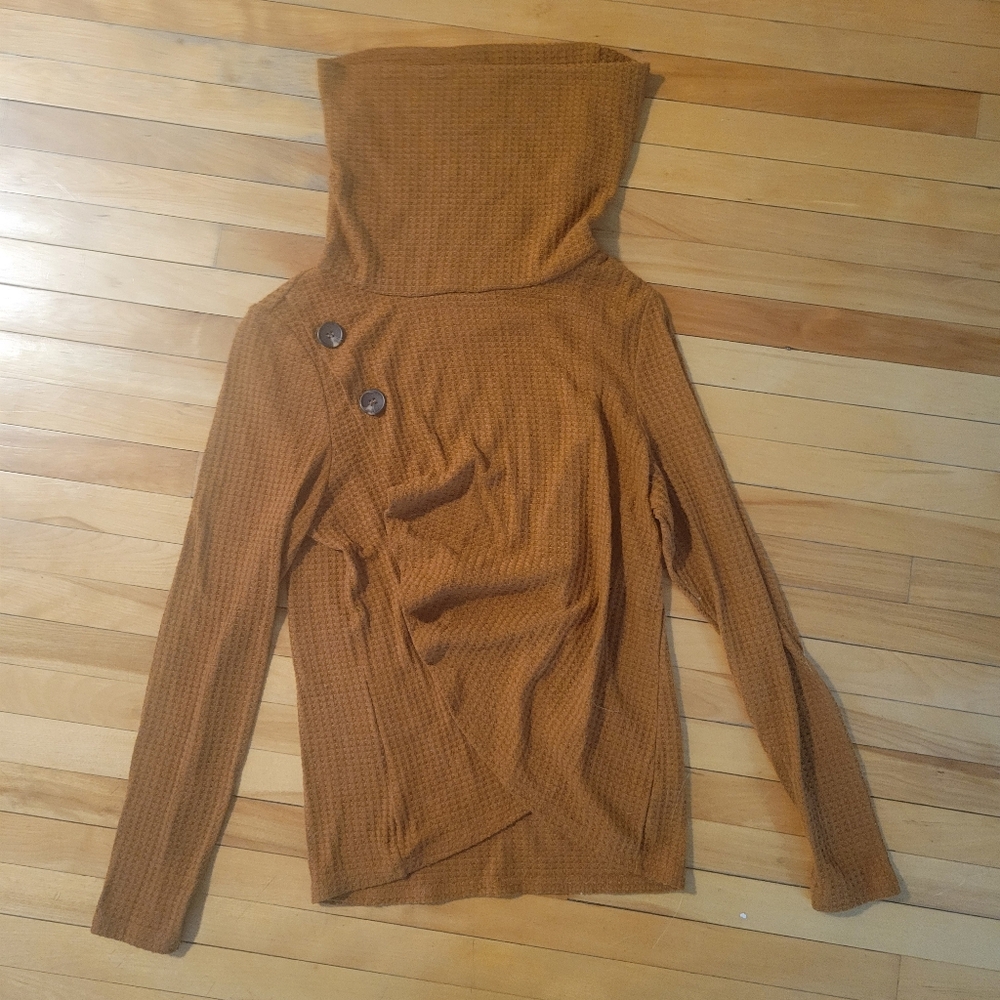 Cute and cozy waffle-knit cropped sweater (M)